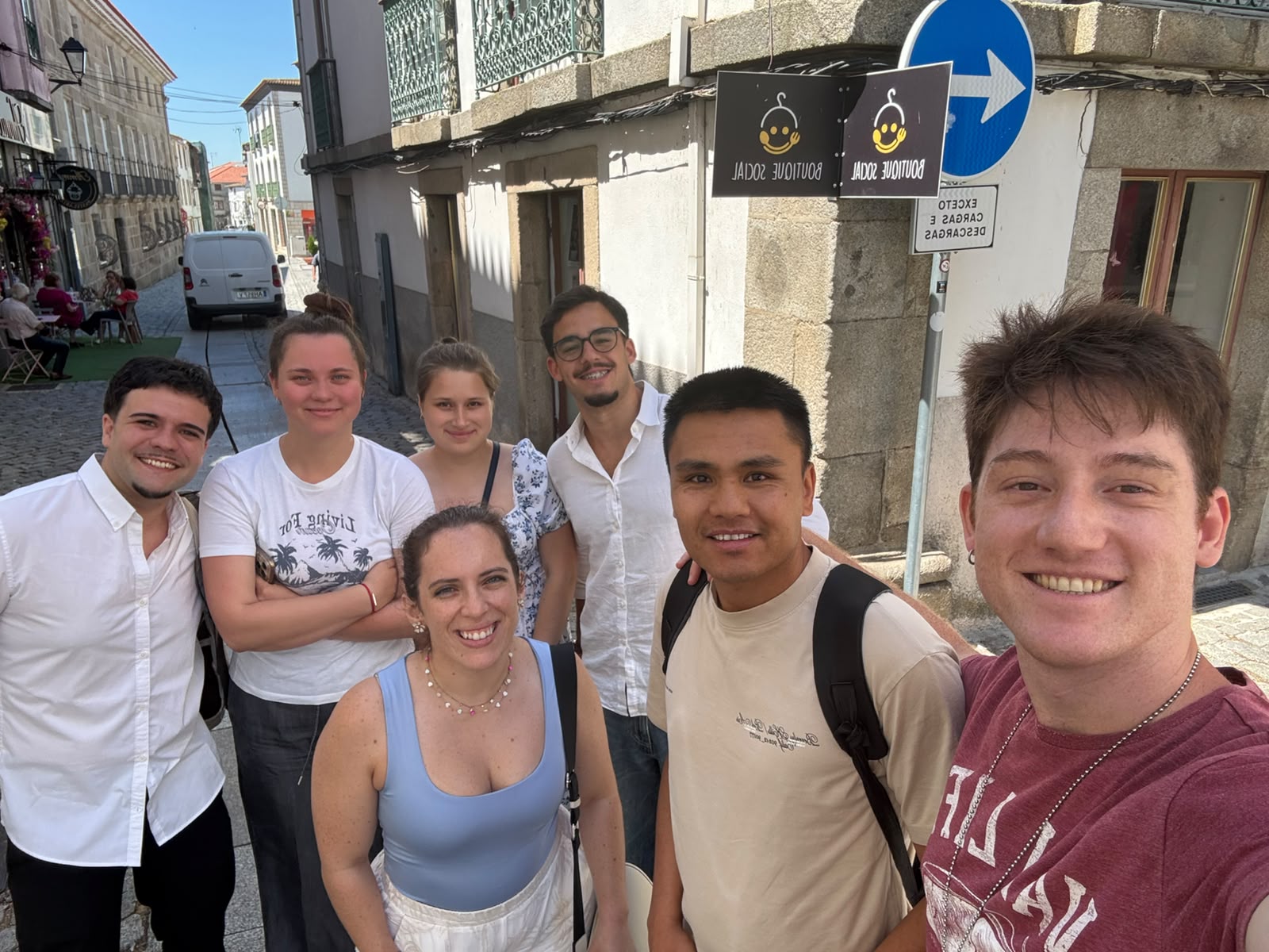 El equipo de Estrellas del Sur por las calles de Fundão durante el evento final de Youth Connect