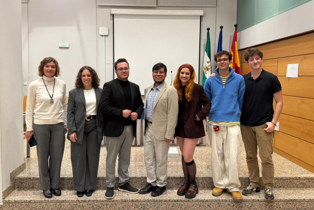 Equipo de E-Youth Lab tras la presentación de proyectos en el Instituto Andaluz de la Juventud
